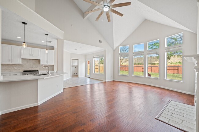 Building Photo - 6214 Laguna Del Rey Dr
