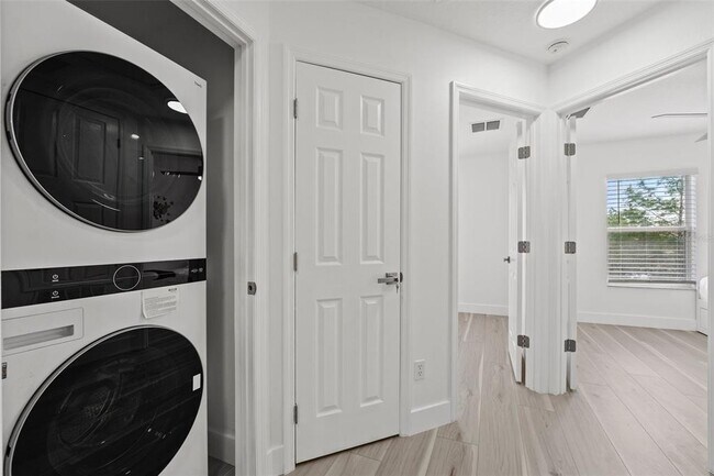 Building Photo - 3045 Yellow Lantana Ln