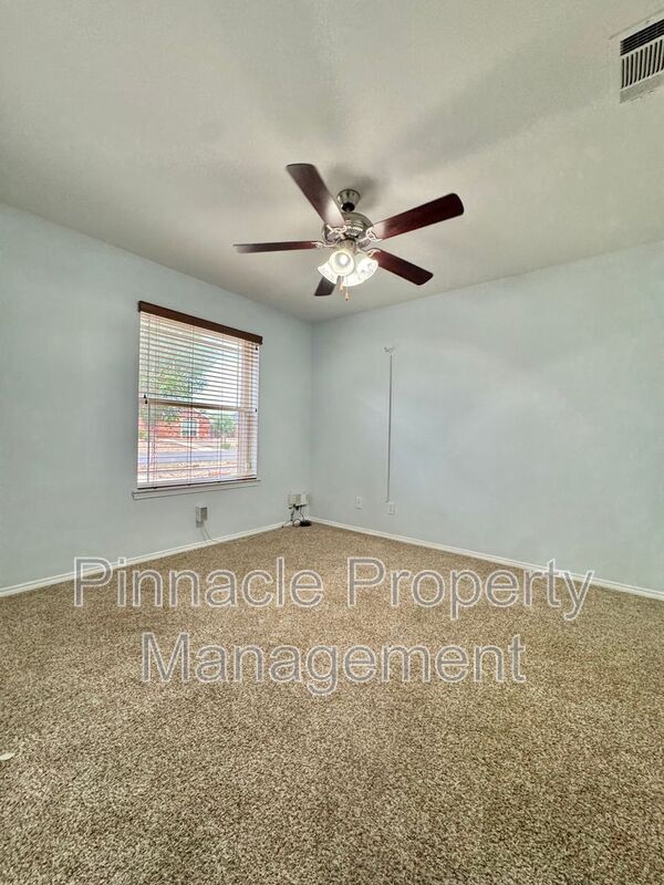 Building Photo - 4925 Scarlet Oak Dr