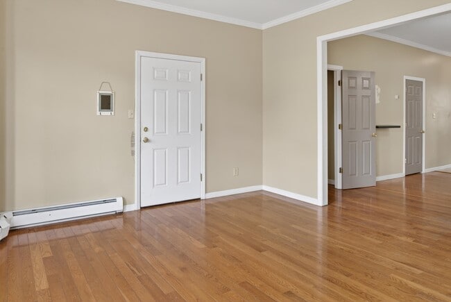 Building Photo - 26 Gautier Ave