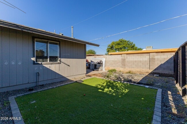 Building Photo - 936 W Rio Salado Pkwy