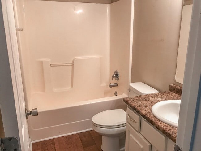 Building Photo - 122 Harden Rd