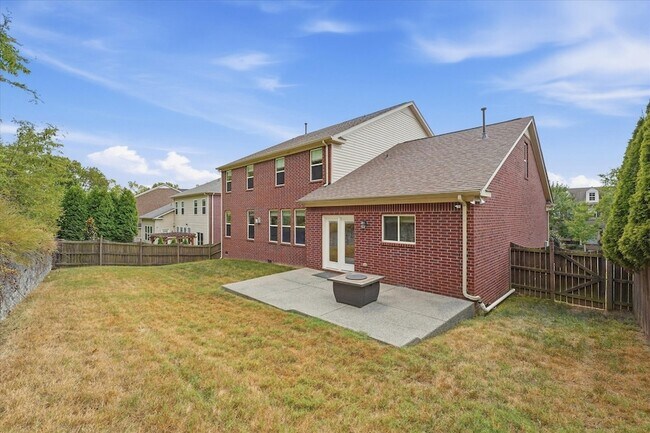 Building Photo - 1414 Chantilly Ln
