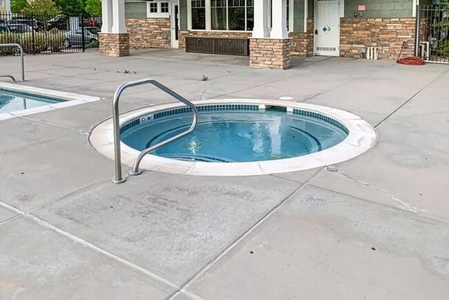 Building Photo - Bright and Spacious 2-Bedroom, 2-Bath Condo in South Loveland