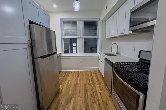 Building Photo - 336 Lombard St