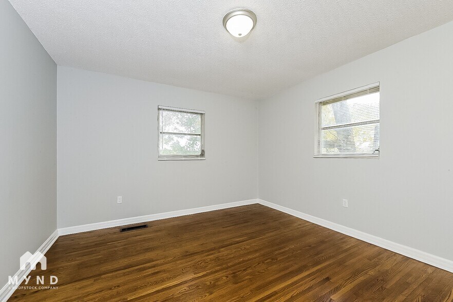 Building Photo - 1151 Oakley Dr