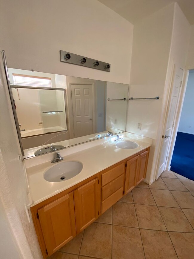 Building Photo - Two bedroom/two bathroom home located in S...