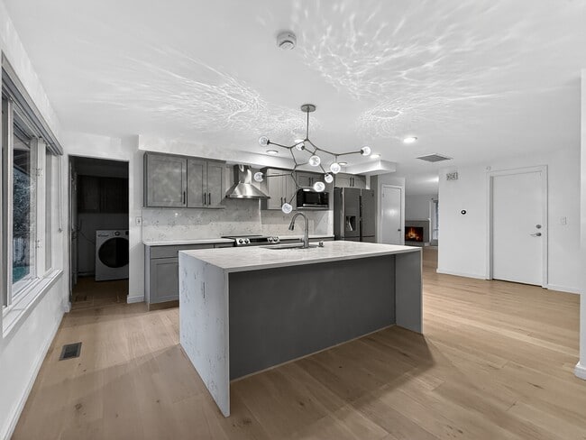 Building Photo - 16711 NE 18th St