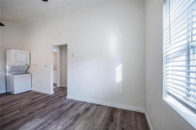 Building Photo - 4504 Oakley St