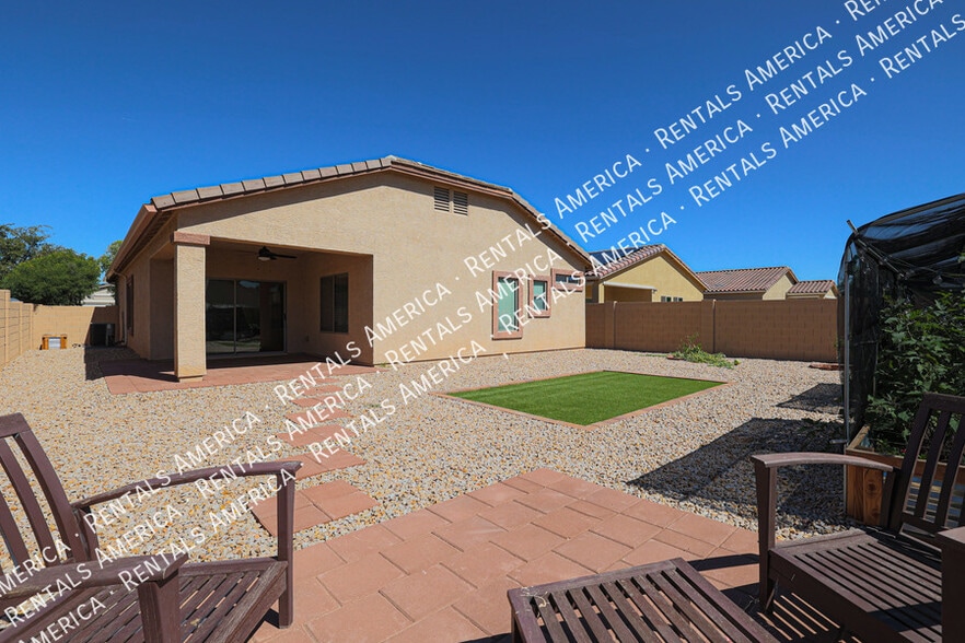 Building Photo - 201 W Kona Dr