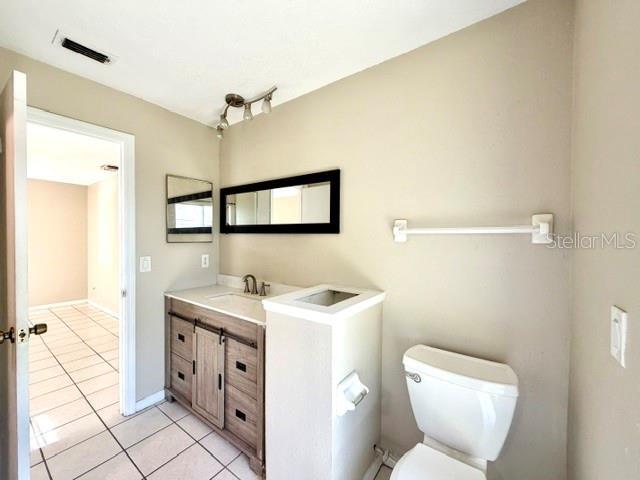 Building Photo - 3774 Dunwich Ave