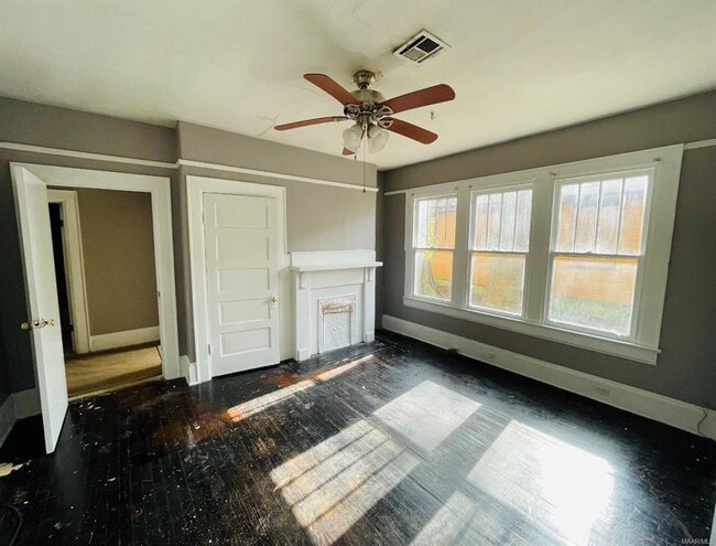 Building Photo - 39 S Lewis St