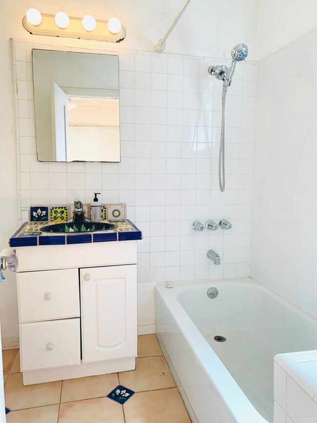 Building Photo - NORTH PARK BUNGALOW AVAILABLE! 1BD/1BA - $...