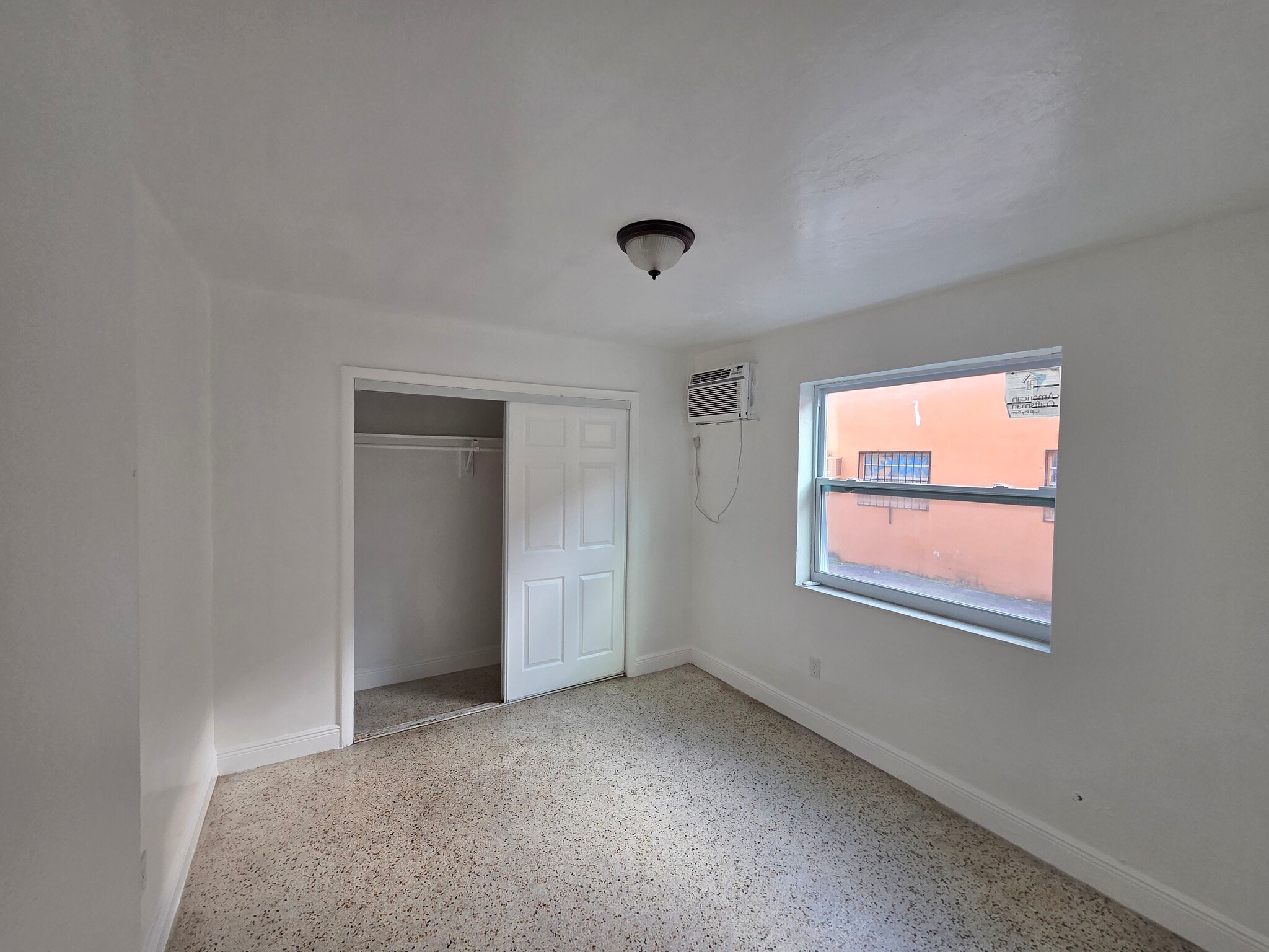 room 2 - 843 SW 3rd St