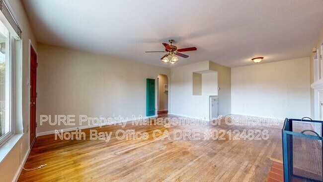 Building Photo - 652 Corlano Ave