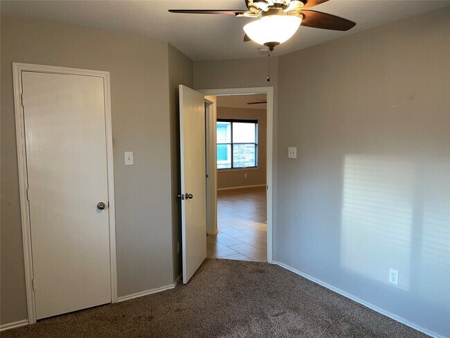 Building Photo - 12722 Kiev Hills Ln