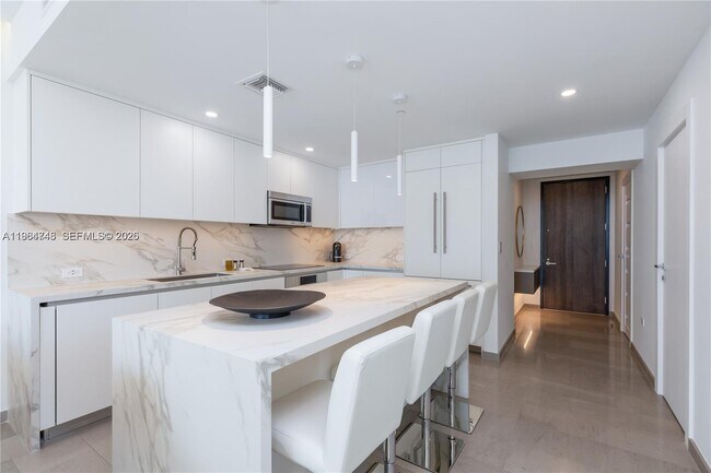 Building Photo - 88 SW 7th St