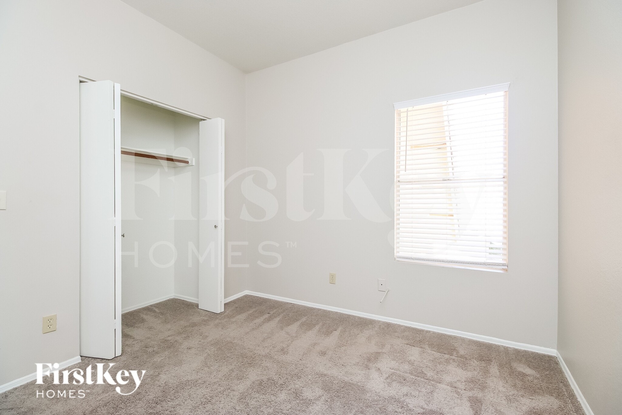 Building Photo - 3710 W Spinnaker Ln