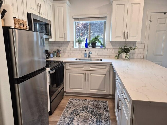 Building Photo - 45 Chaparral Dr