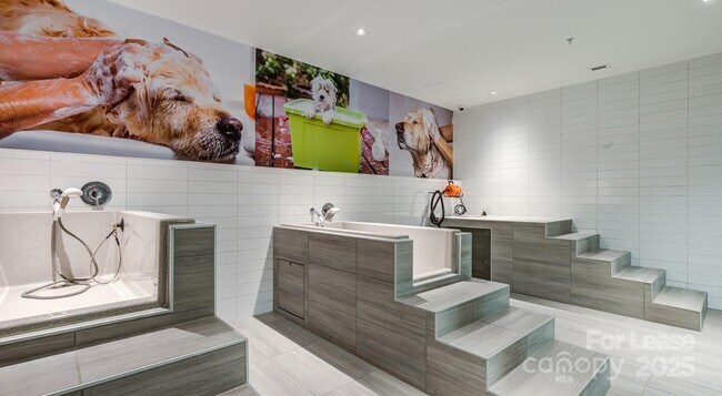 Building Photo - 4425 Sharon Rd