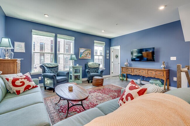 Building Photo - Modern 3 BR Townhome in Village of Towne Square Includes Trash, Cable/internet and Landscaping!