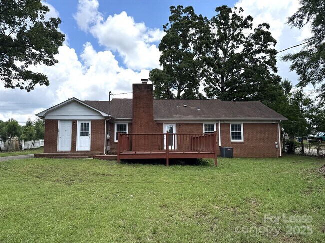 Building Photo - 6421 Mill Grove Rd