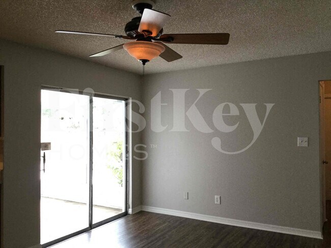 Building Photo - 161 Sheridan Ave