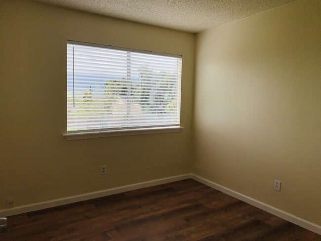 Building Photo - 110 Buena Vista Pl