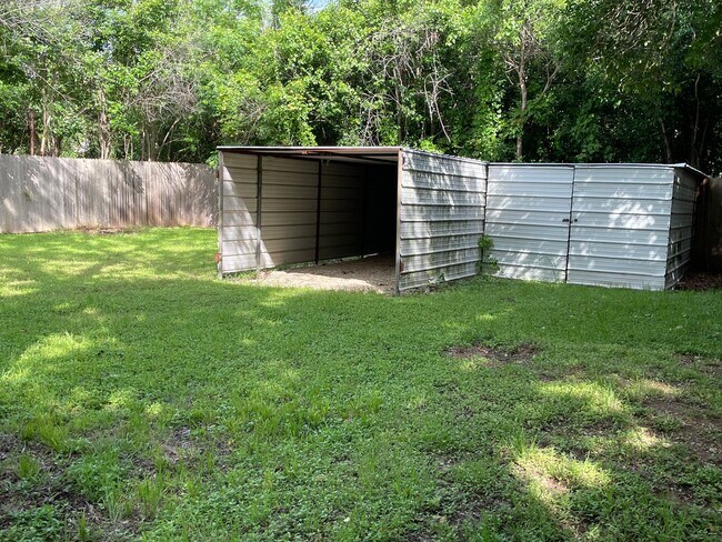 Building Photo - ** Application Received** Available Now! Updated 4BR Home with Large Yard, Storage Shed & Modern ...