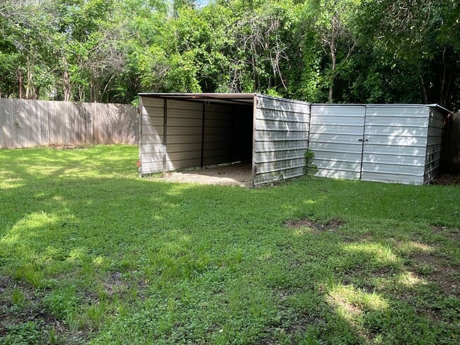 Building Photo - Available Now! Updated 4BR Home with Large Yard, Storage Shed & Modern Finishes