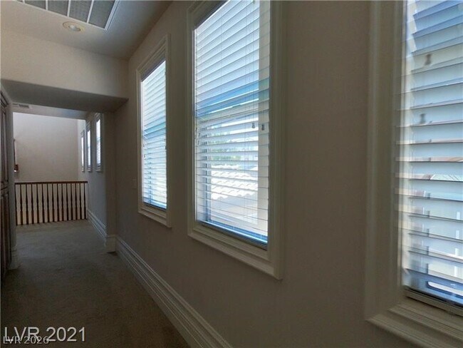Building Photo - 496 Via Palermo Dr