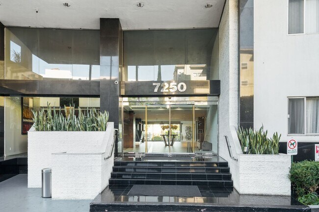 Building Photo - 7250 Franklin Ave