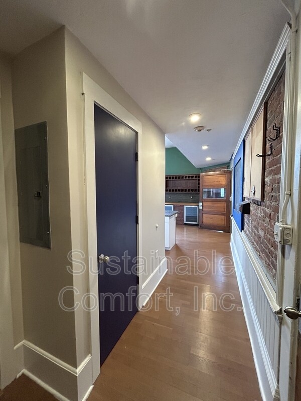 Building Photo - 28 Adams St