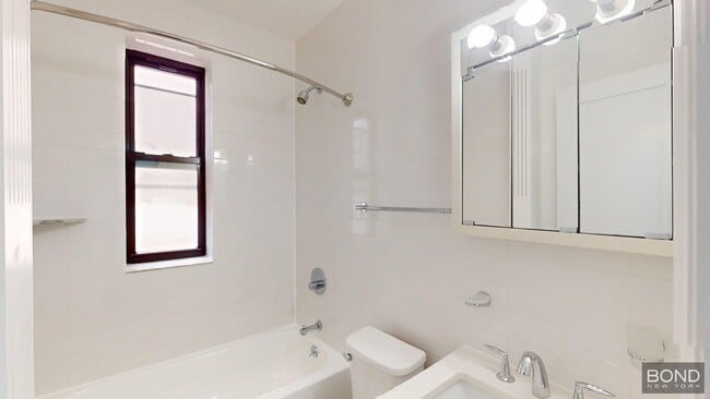 Building Photo - 163 E 87th St