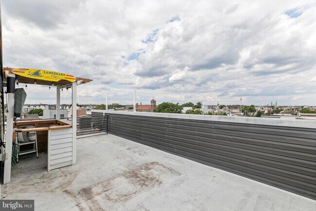Building Photo - 2835 Edgemont St