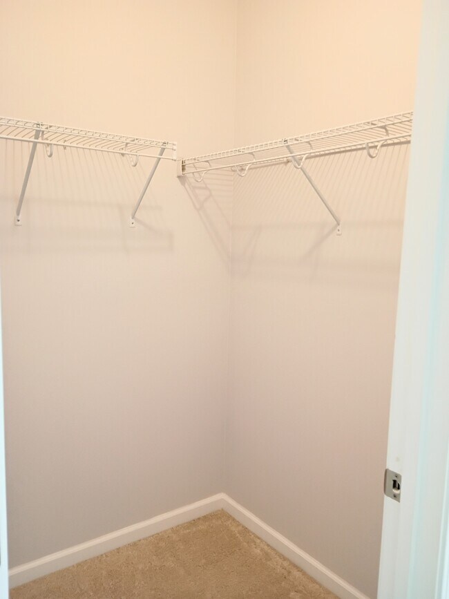 Building Photo - 112 Goldenrod Lake Dr