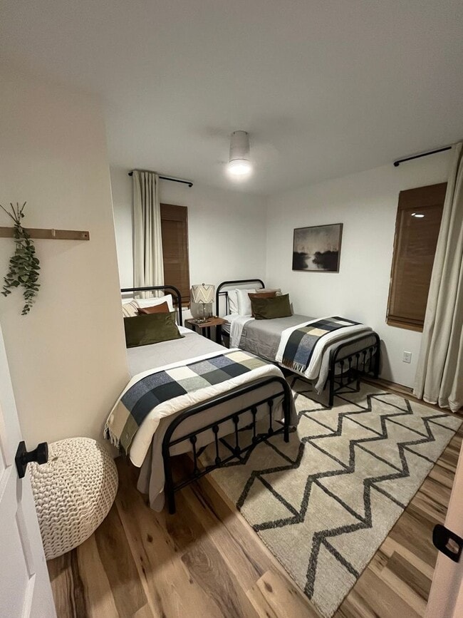 Building Photo - Charming 2BR+ Loft Lake House in Maple Lake