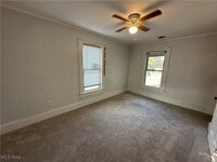 Building Photo - 18 E Salem St