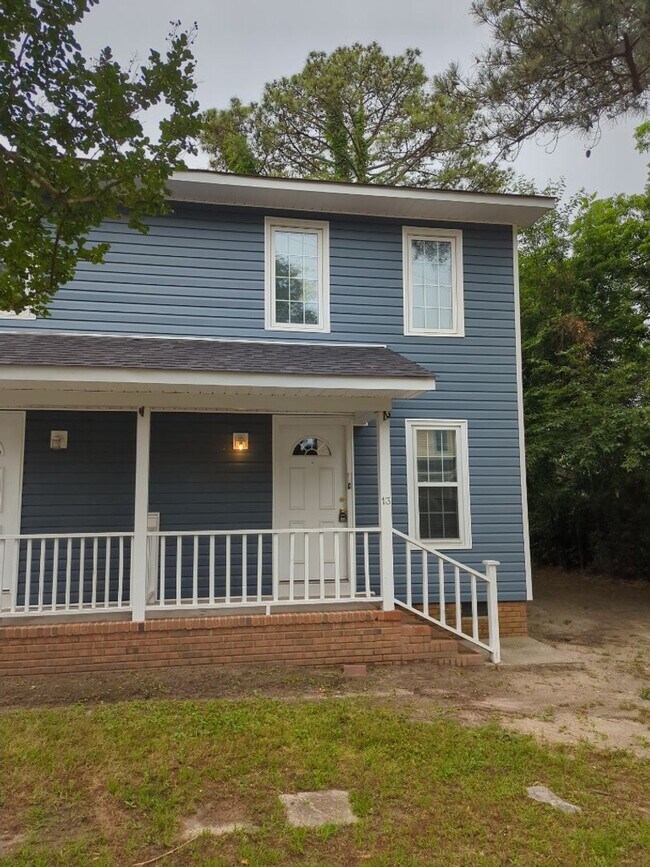 Building Photo - Coming Soon!!! Located near Columbia Airport