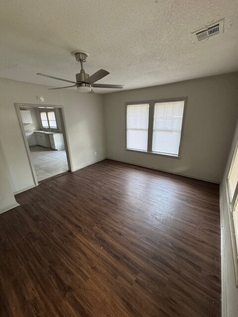 Building Photo - 787 Moon St