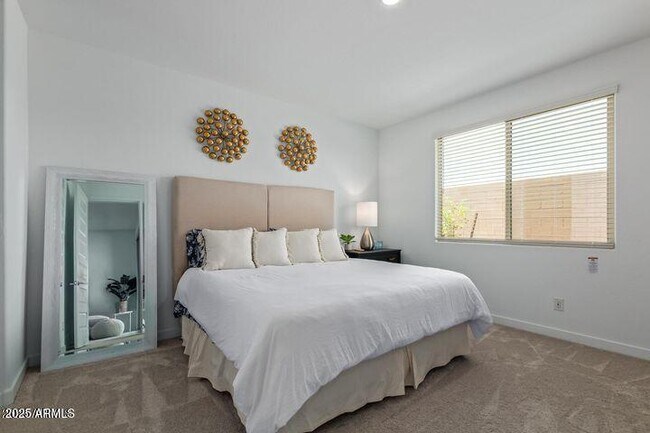 Building Photo - 8914 W Palo Verde Dr