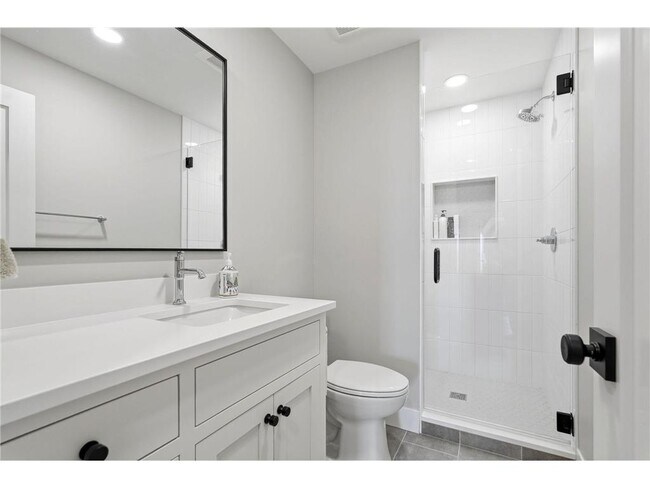 Building Photo - 6201 Gustavus Dr