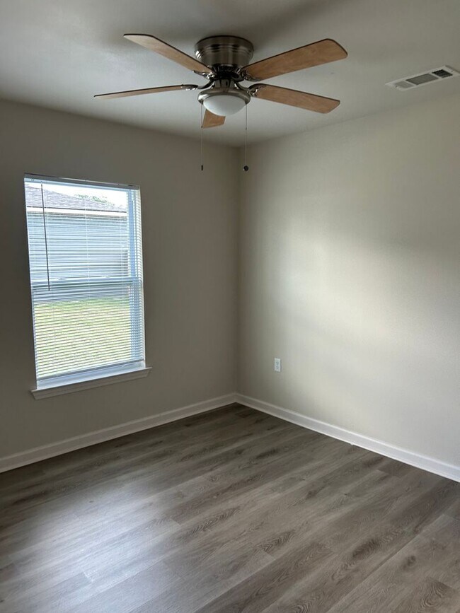 Building Photo - ckb532