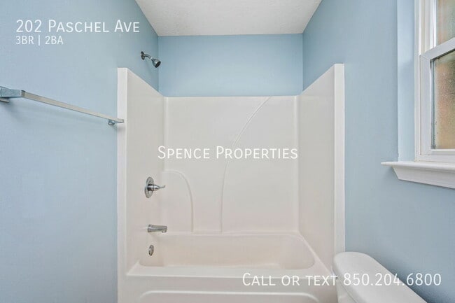 Building Photo - 202 Paschel Ave