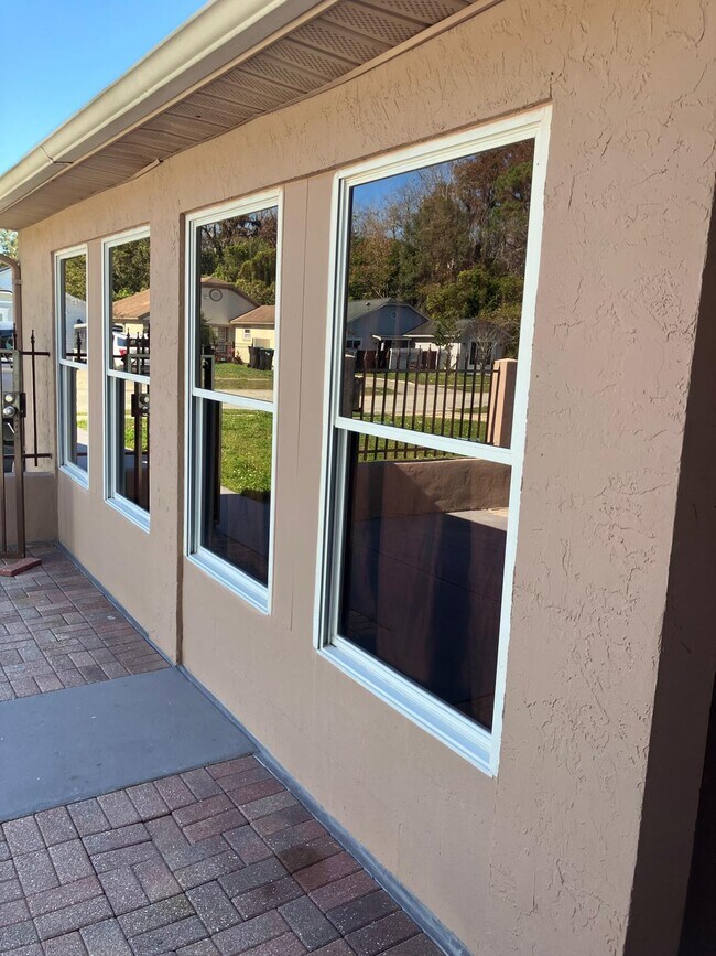 Building Photo - 846 Grenadier Dr