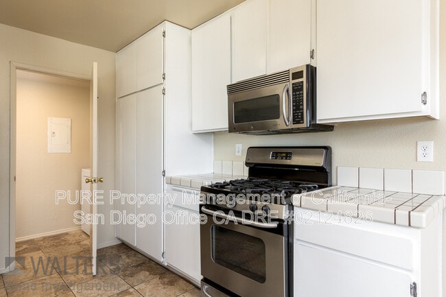 Building Photo - 4213 La Pinata Way