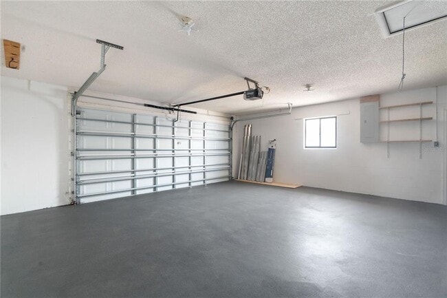 Building Photo - 5008 S Shore Dr