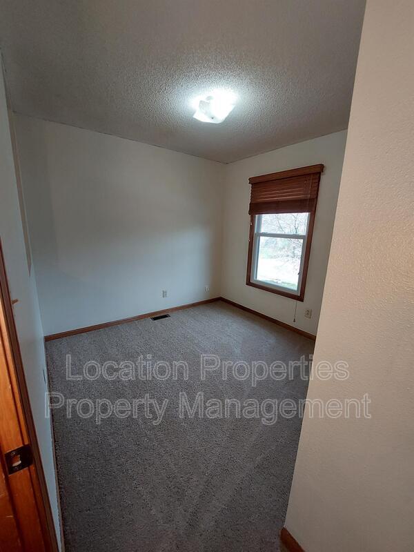 Building Photo - 1903 W 3rd St