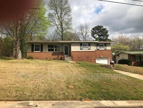 Building Photo - 200 E Haven Dr NE