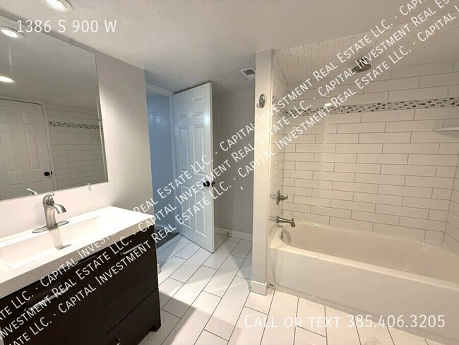 Building Photo - 1386 S 900 W